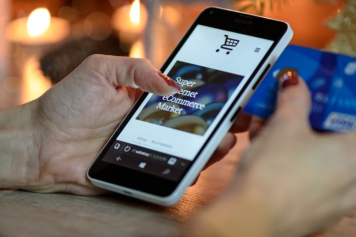 holiday-shopping-1921658__480.jpg