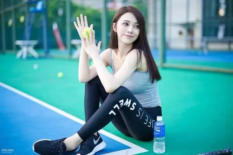 美女7.webp.jpg