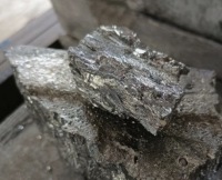 锑价剑指35万/吨！华锡湖金紧急布局，全球库存告急引爆光伏金属超级行情！