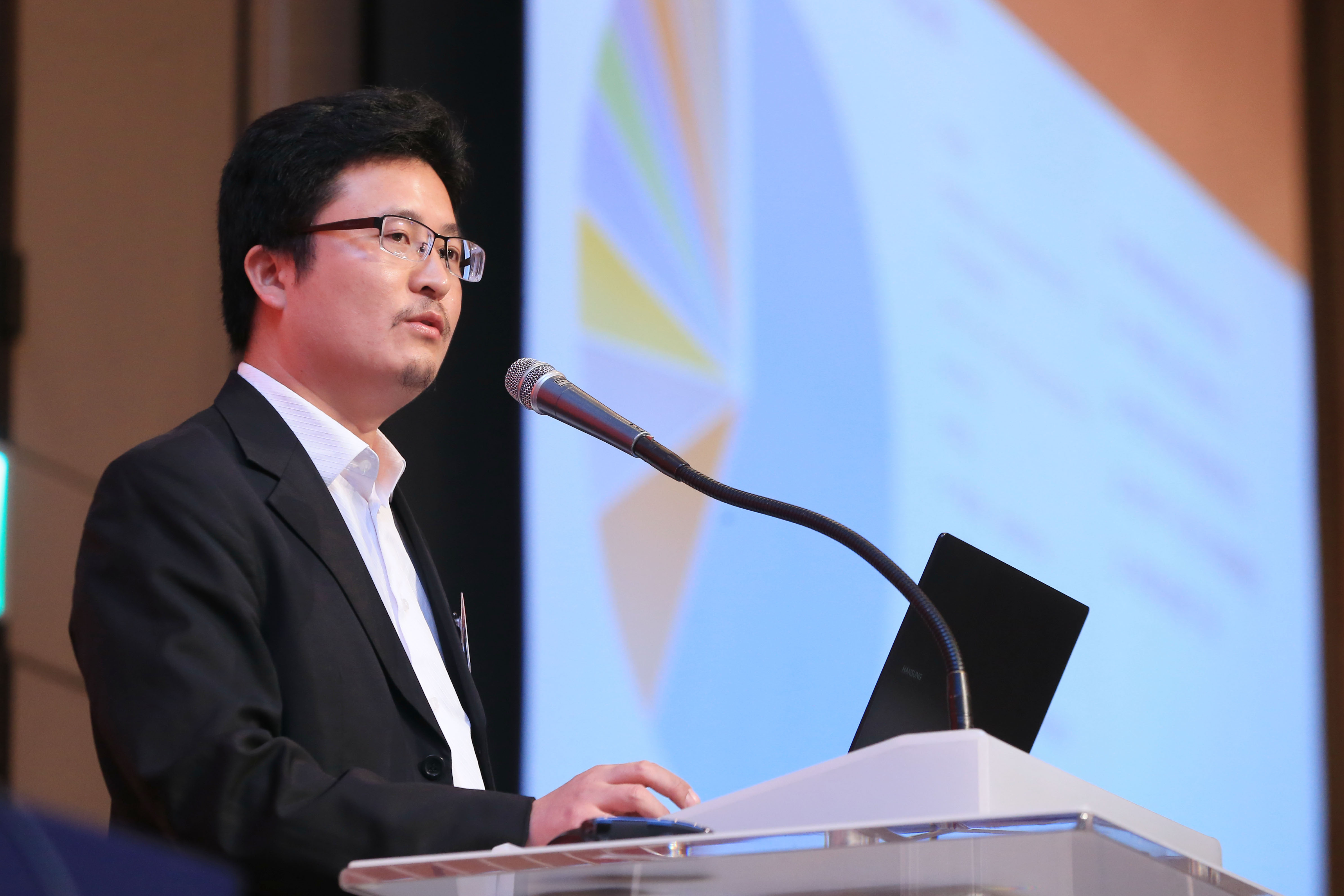 000 2016宋清辉最新演讲照3.jpg