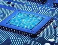 扬杰科技(300373) 2025年增长动能稳定且强劲，中期剑指百亿收入目标